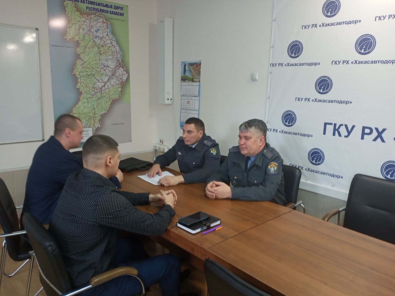 Рабочее совещание с руководством Государственного казенного учреждения Республики Хакасия "Управление автомобильных дорог Республики Хакасия"
